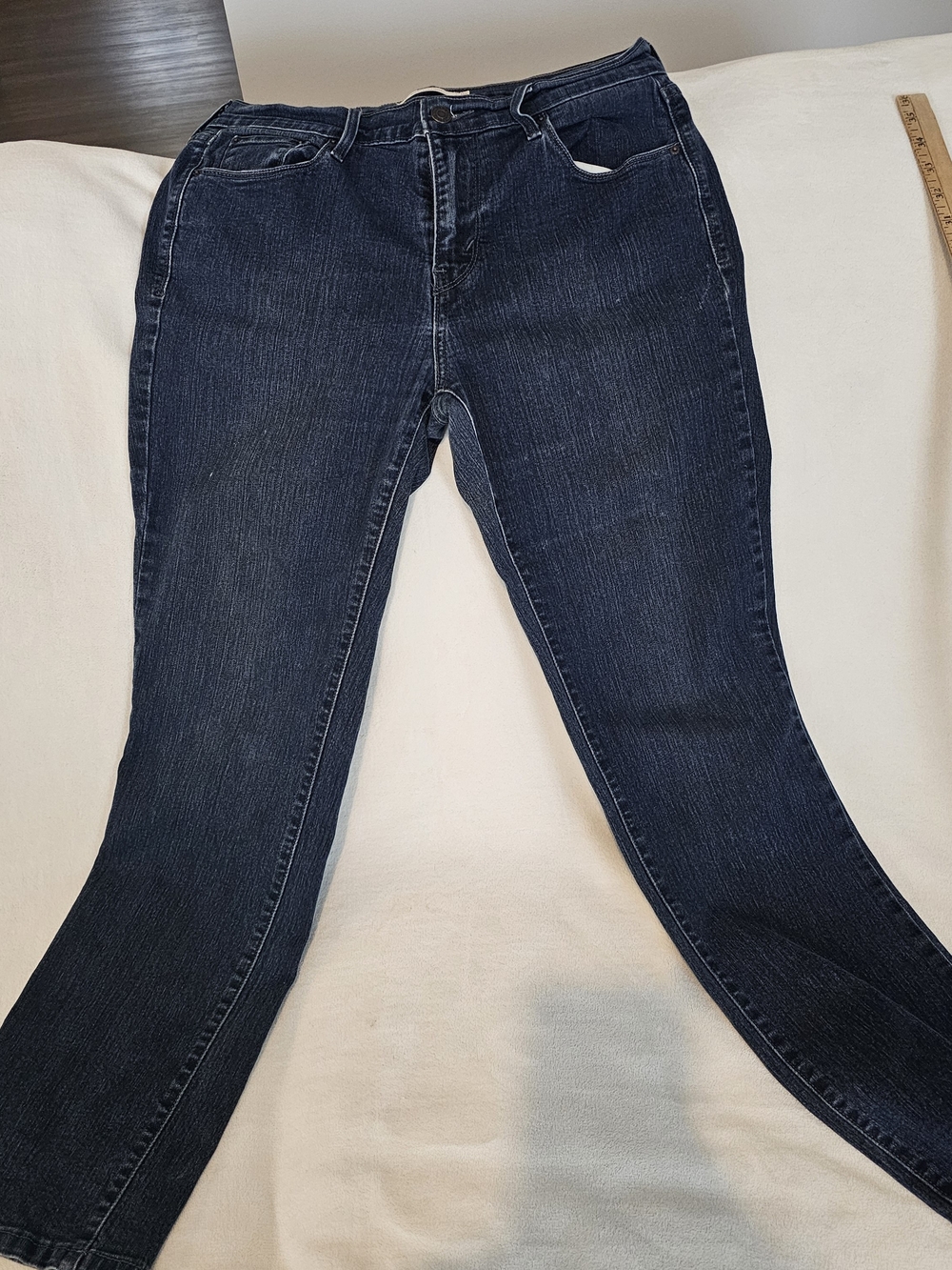 ​Levi's Straight Leg Jeans Women's Size 10 Dark Wash Stretch Denim